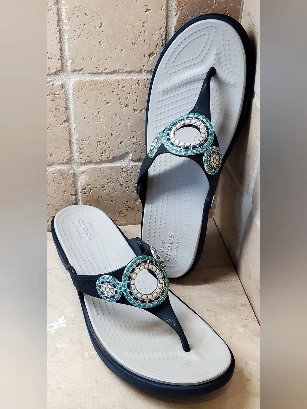 CROCS Navy Sz 10 Thong Sandals with Turquoise and Silver Mosaic Accents
